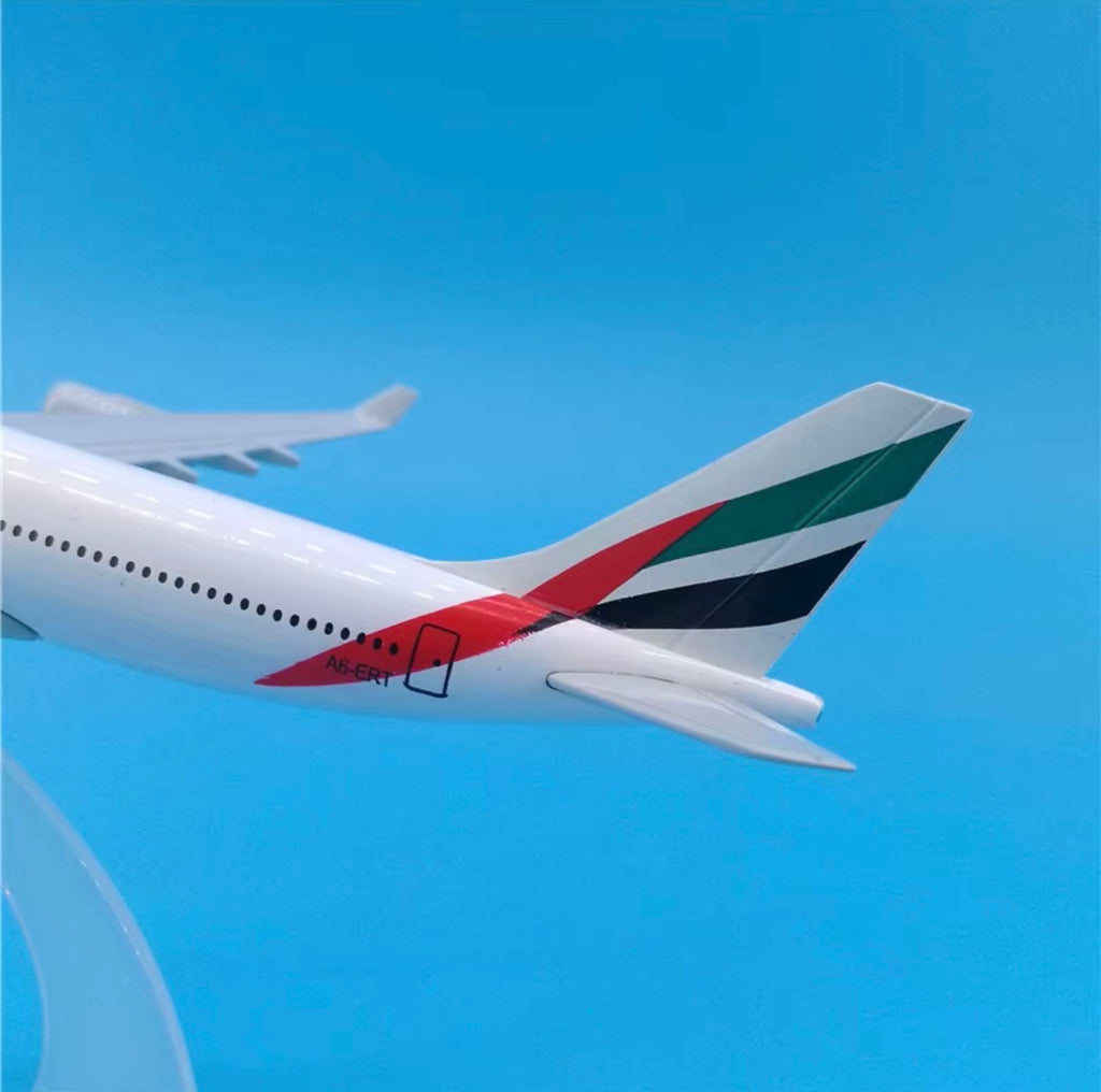 AIRBUS 340 EMIRATES