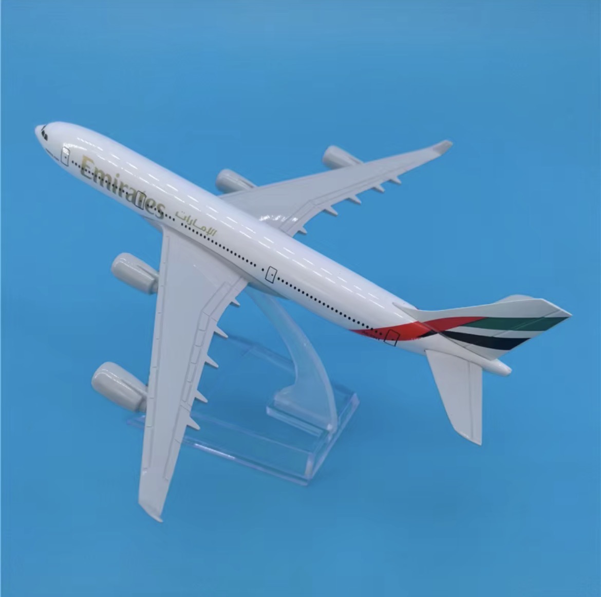 AIRBUS 340 EMIRATES